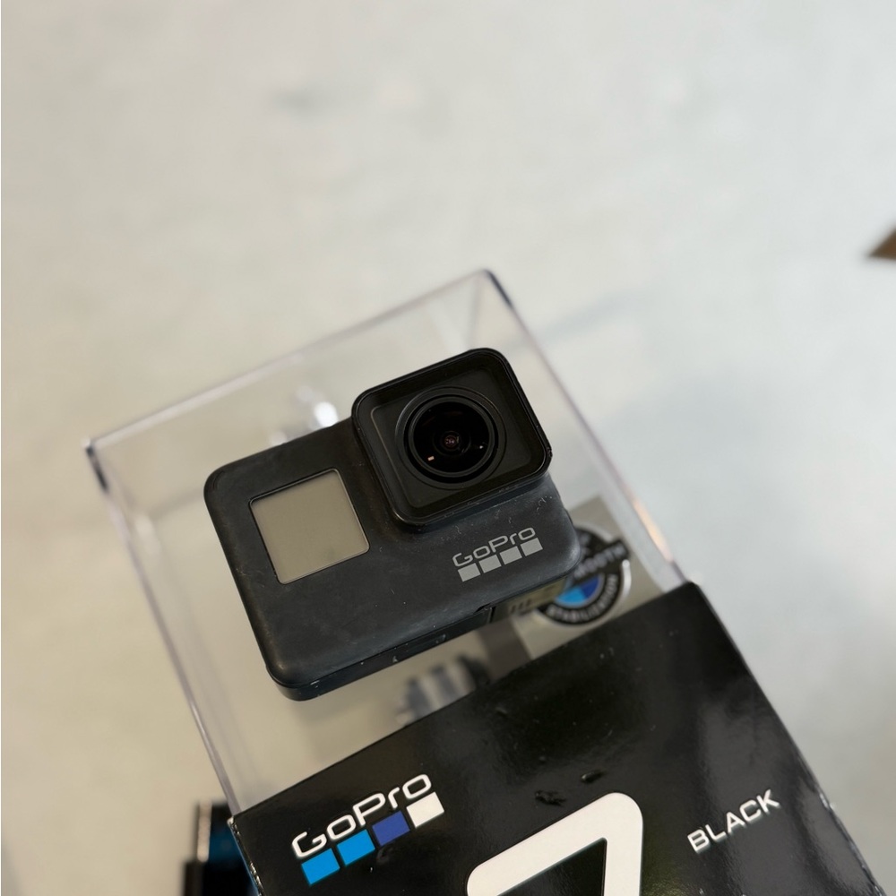 GoPro HERO 7 Black Action Camera-Touchscreen and Voice Activation